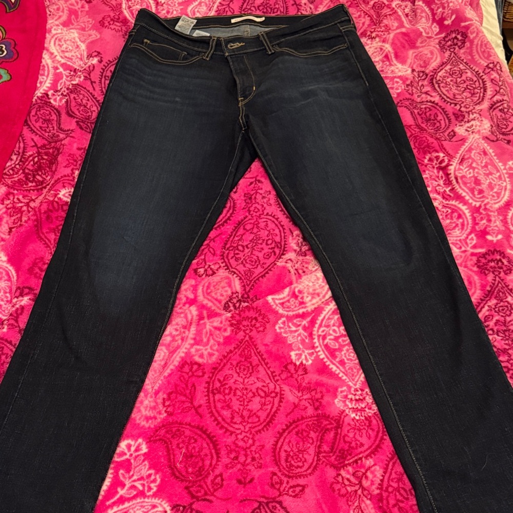 Levi’s Dark Wash Women’s Jeans